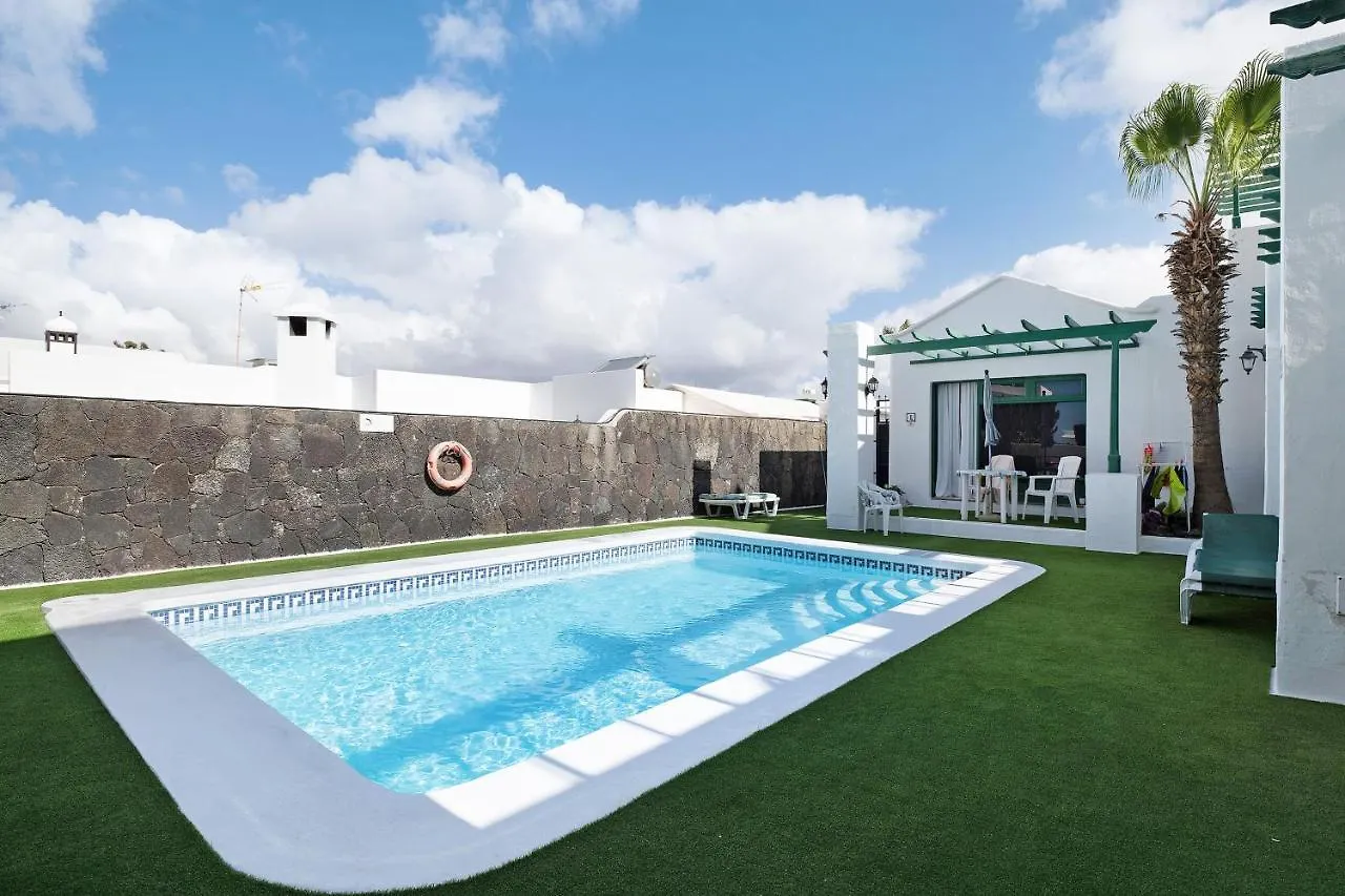 Apt 2 Las Palmeras III Lanzarote Puerto del Carmen  Apartment Puerto del Carmen (Lanzarote)