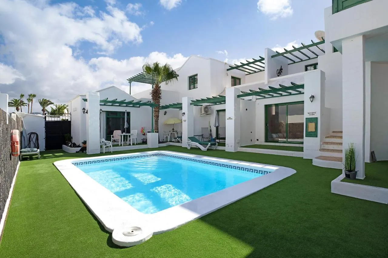Apt 2 Las Palmeras III Lanzarote Puerto del Carmen  Spain