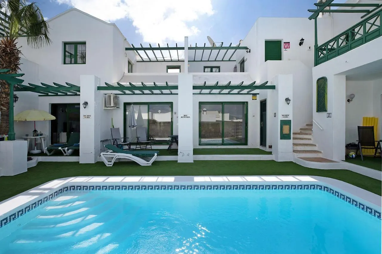Apt 2 Las Palmeras III Lanzarote Puerto del Carmen  Spain